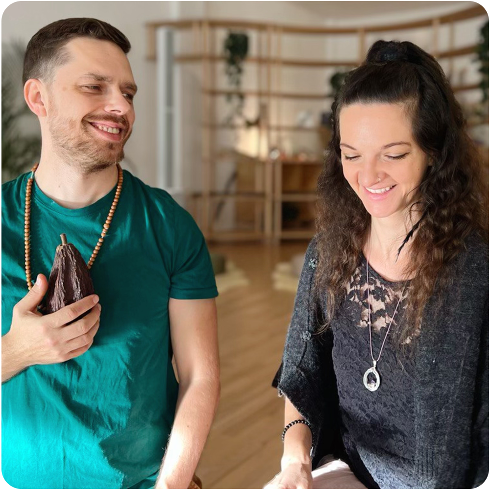 Leni und Felix von Cacaolovesme bei einer Kakaozeremonie