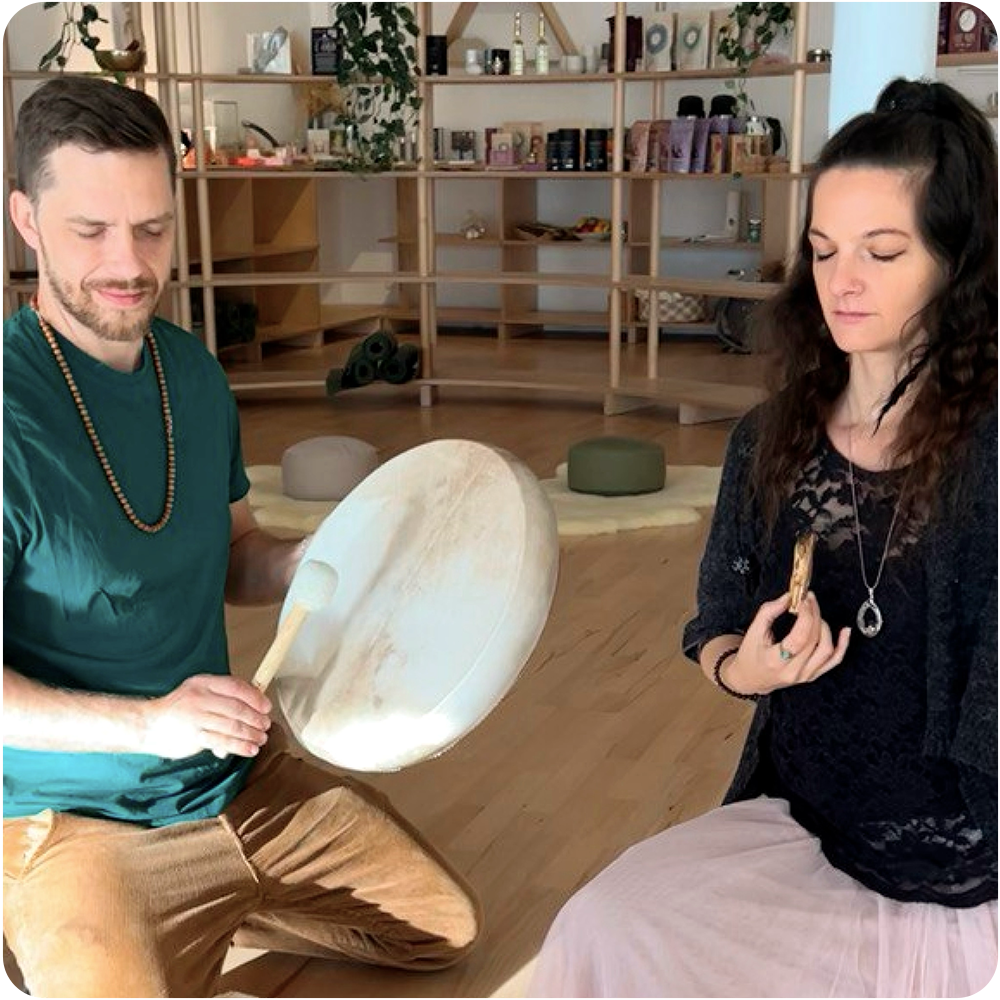 Leni und Felix von Cacaolovesme bei der Kakaozeremonie